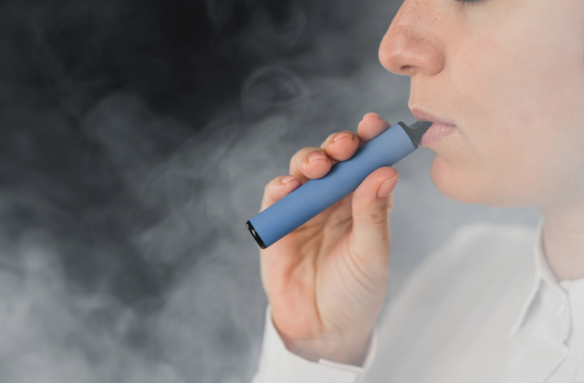 guy vaping - featured image